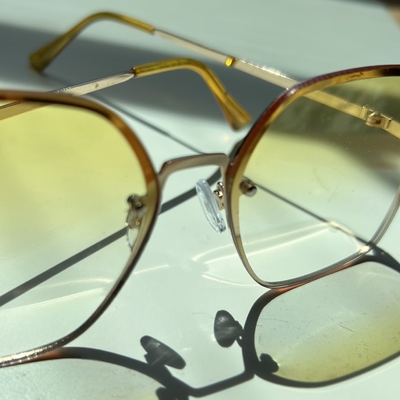 โSOLDโUrban Outfitters Yellow Gradient 100% UV Protection Sunglasses rhinestones - Picture 6 of 8